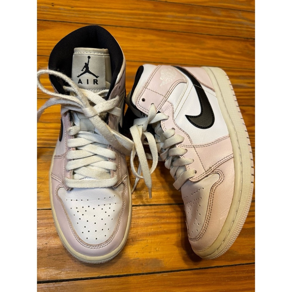 Nike‎ Air Jordan Mid 1 Barely Rose Size 6.5